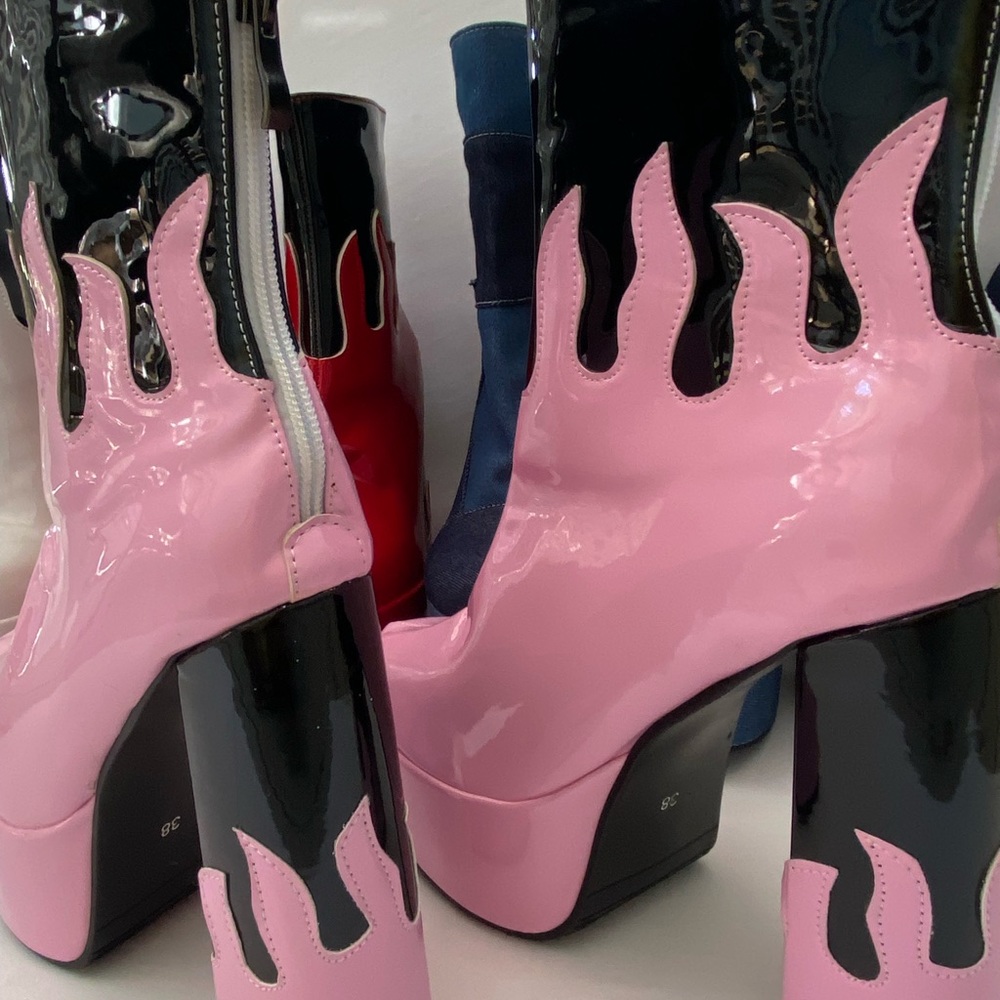 Pink flame booties - Picture 1 of 3
